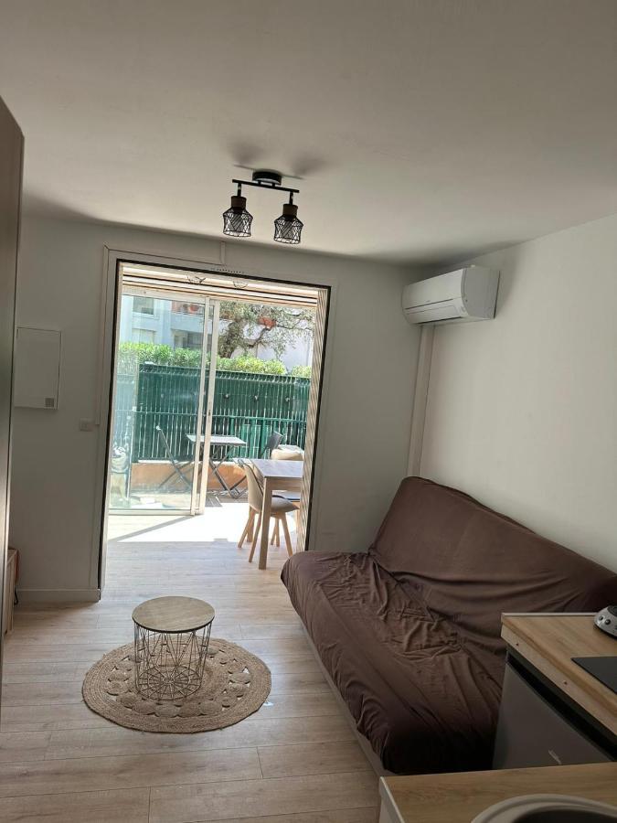 Charmant Studio Neuf 150M Plage Sur Avenue Principale Climatise Et Parking Cavalaire-sur-Mer Esterno foto